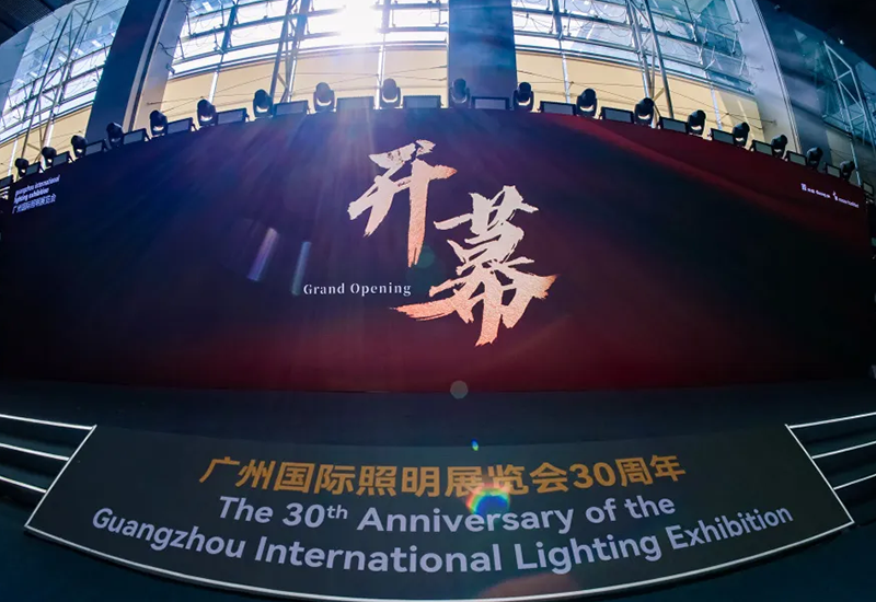 首日聚焦｜yp街机电源光亚展现场热力全开，，，手艺实力尽显锋芒